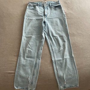 Abercrombie Curve Love Ultra High Rise 90s Straight Jean in Light